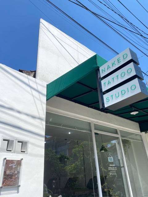 Naked_tattoo_studio30